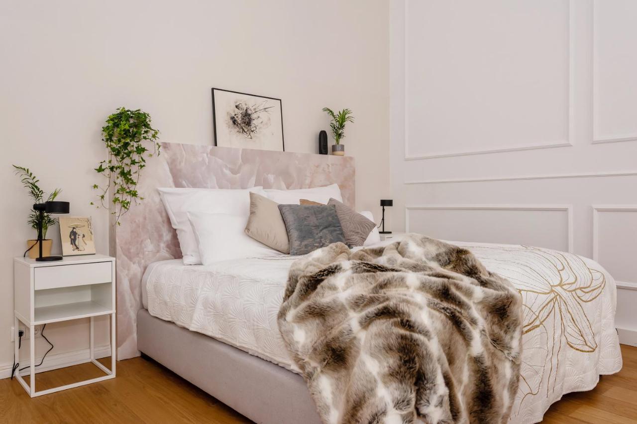 90sqm 2br Biz Loft - 5min Station Appartement